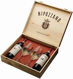 Nipozzano Chianti Rufina Riserva DOCG 2020 0,75l 13,5% + 2x sklo Dřevěný box