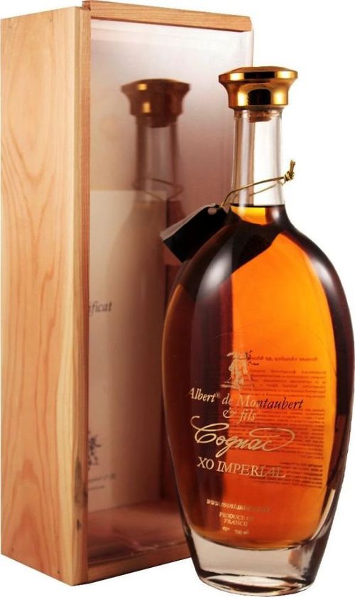 Albert de Montaubert XO 25y 0,7l 40% Dřevěný box
